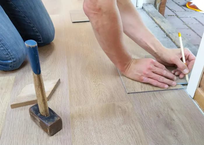 Parquet Stratifié : Le Revêtement de Sol Idéal au Maroc